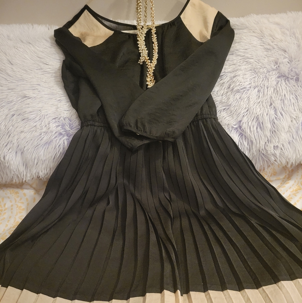 Great for any occasion. Necklace will be part of the dress